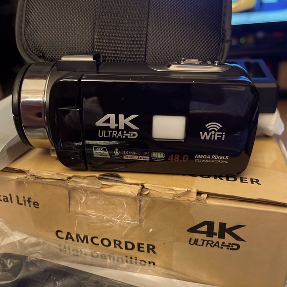 DVC digital video camcorder 4K with all the attachments - Picture 3 of 16